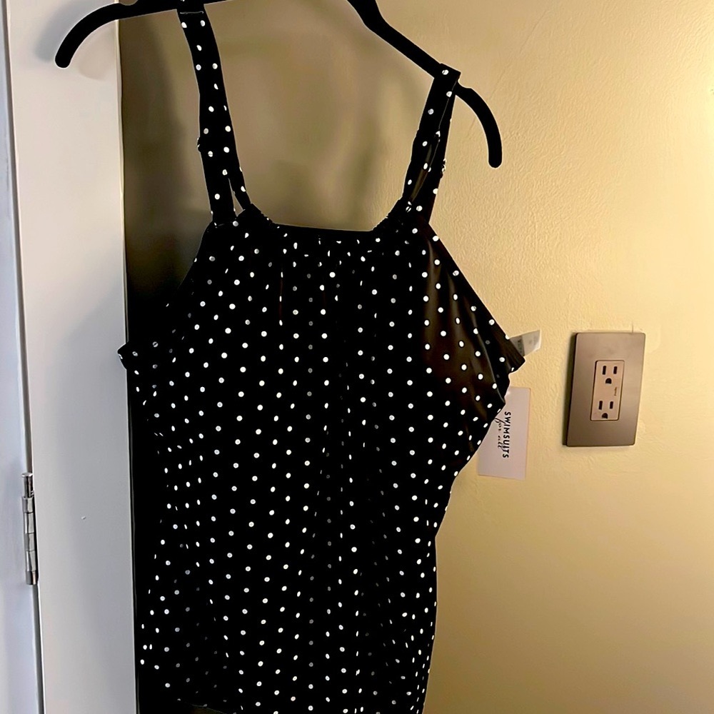 Black and white Polka dot Tankini with adjustable straps